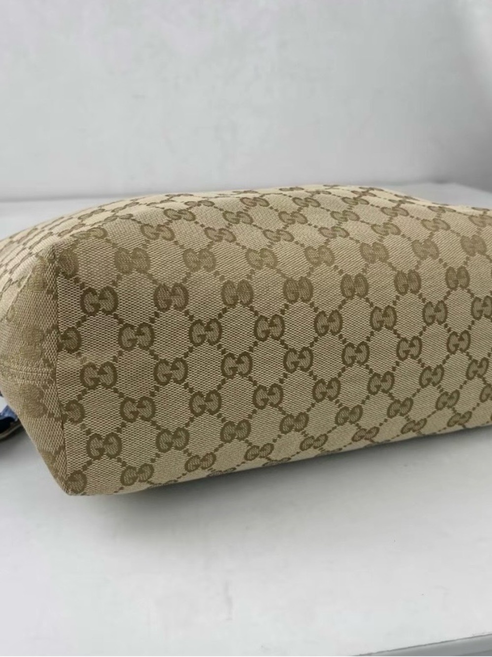 Gucci Beige GG Canvas Tote with Light Blue Leather Trim - Picture 3 of 12